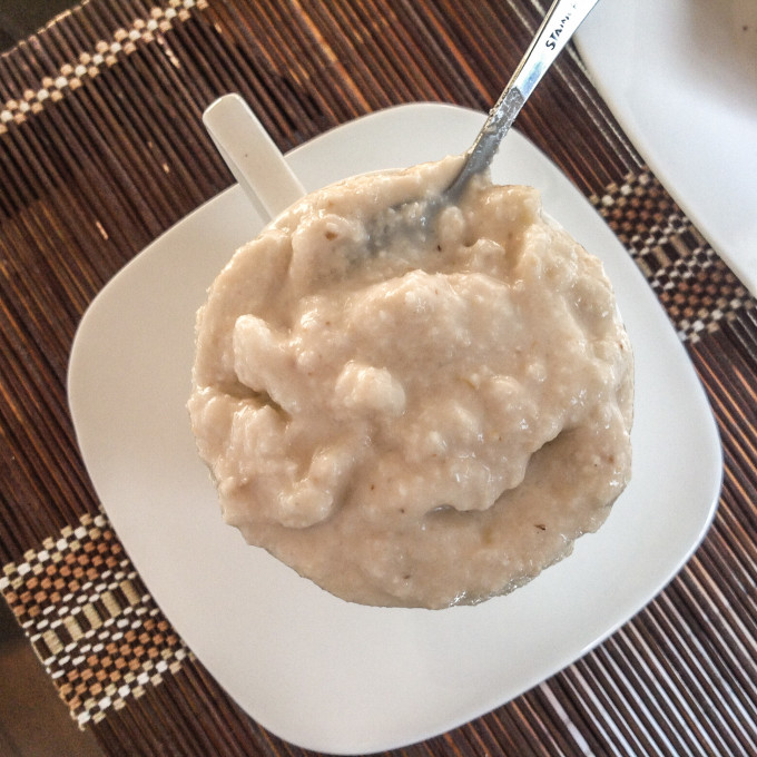 Canjica com leite de coco caseiro e mel