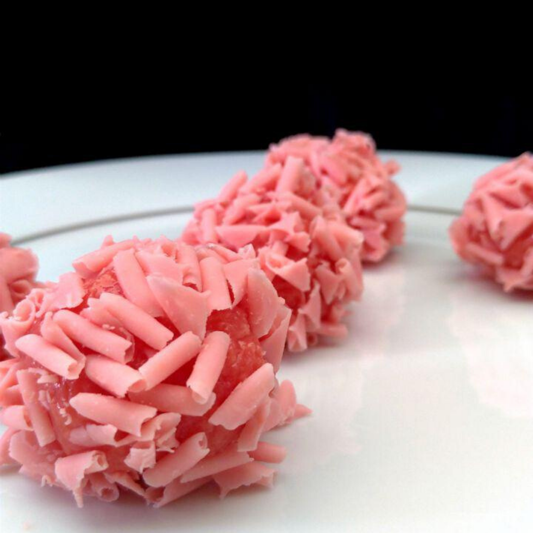 Brigadeiro Gourmet de Coco e Morango